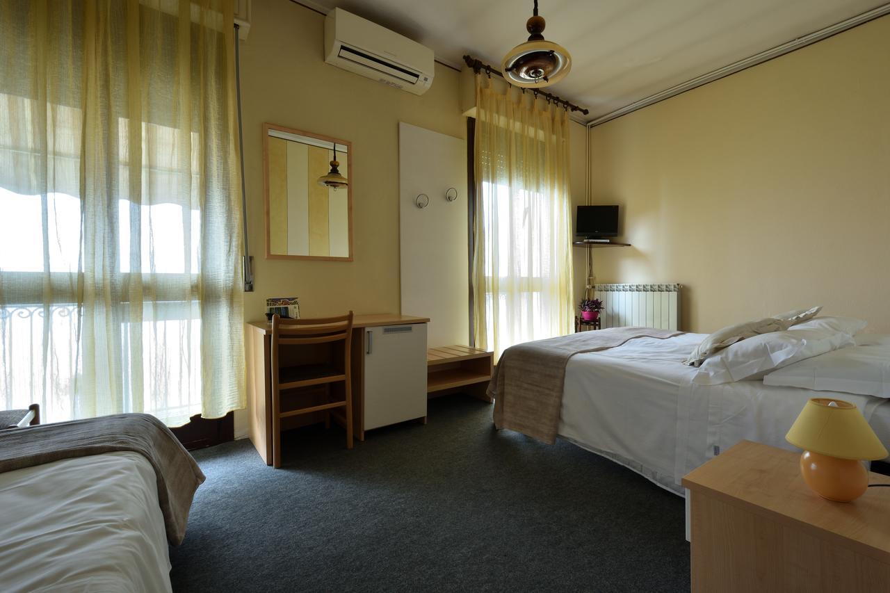 إيزِيو Hotel Milano المظهر الخارجي الصورة
