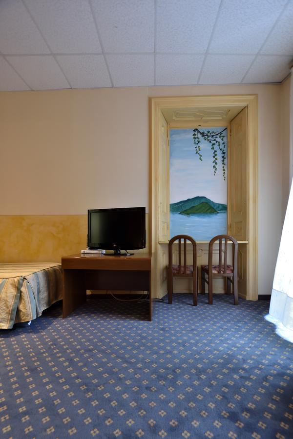 إيزِيو Hotel Milano المظهر الخارجي الصورة